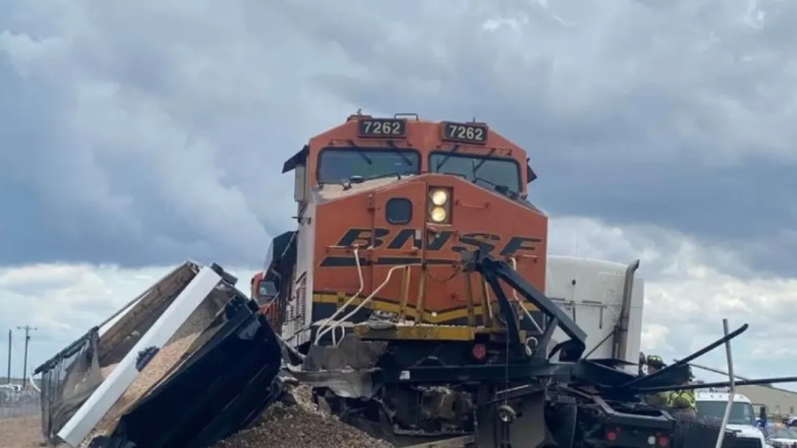 Σουηδία: Ένας νεκρός και πέντε τραυματίες από τη σύγκρουση τρένου με φορτηγό