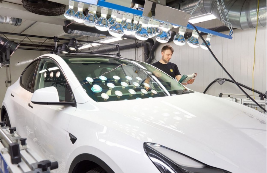 Με ηλεκτρικό αυτοκίνητο το καλοκαίρι: Πόση αυτονομία καταναλώνει το κλιματιστικό;