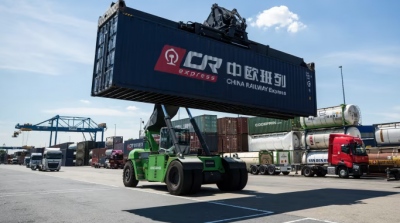 Το ποντίκι που βρυχάται - Η Ευρώπη δεν τολμά την απεξάρτηση από την Κίνα – Το γερμανικό veto για δασμούς στα ηλεκτροκίνητα