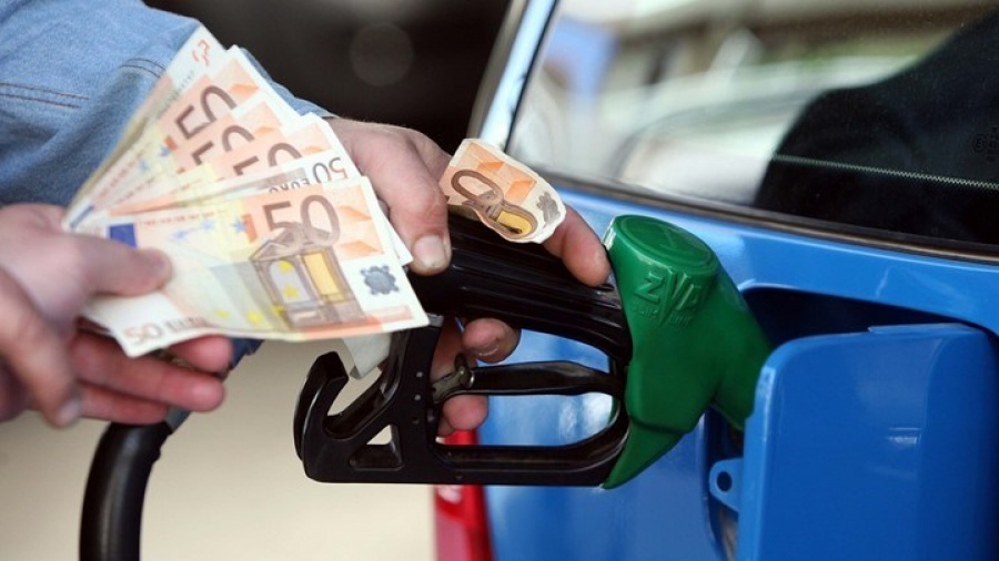 Τo κράτος ο μεγάλος κερδοσκόπος της αγοράς καυσίμων - Βάζει 1 ευρώ ανά λίτρο στο ταμείο του