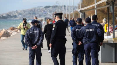 Κορωνοϊός: Δεν έβγαλαν «λαβράκι» οι πρώτοι έλεγχοι για τα περιοριστικά μέτρα –  Τι δείχνουν τα στοιχεία