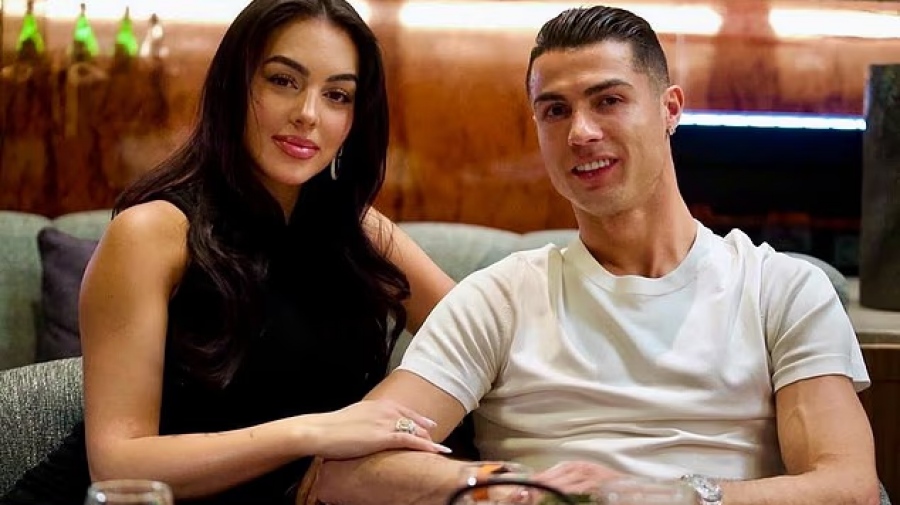 O Ronaldo έφυγε άρον άρον από Σαουδική Αραβία - Το ιδιωτικό τζετ, αξίας 61 εκατ. λιρών, απογειώθηκε μετά την επίθεση με drone