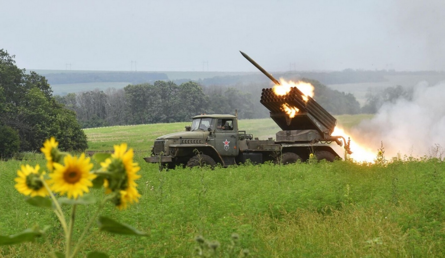 Εφιαλτικό σενάριο, βομβαρδίζεται η Ουκρανία – Ηττοπαθές σχέδιο Zelensky για 2024 άμυνα στα ανατολικά, απομόνωση Κριμαίας
