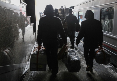 Ρωσία: Πλούσιο γλέντι μεταναστών σε παιδική χαρά της Μόσχας