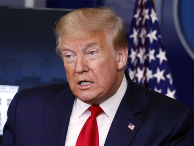 Trump: Πακέτο στήριξης μεγαλύτερο και από αυτό που προτείνουν οι Δημοκρατικοί