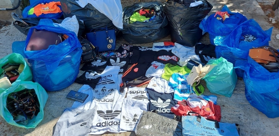 ΔΙΜΕΑ: Πέντε συλλήψεις και πρόστιμο 100.000 ευρώ για παραγωγή και εμπορία απομιμητικών ενδυμάτων