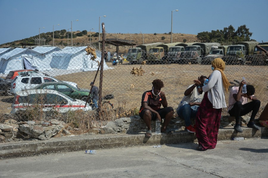 Λέσβος: Μπήκαν στον καταυλισμό του Καρά Τεπέ οι πρώτοι πρόσφυγες και μετανάστες - Ομαλοποιείται η κατάσταση