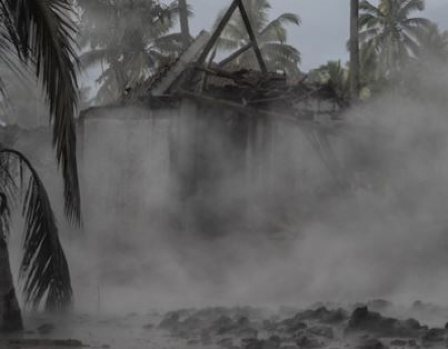 Ινδονησία: Στους 14 ο αριθμός των νεκρών από την έκρηξη του ηφαιστείου Semeru – Κοντά στους 100 οι τραυματίες