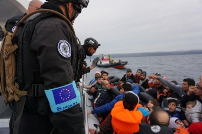 Γερμανικός Τύπος: Η Ελλάδα διεξάγει έρευνες εναντίον ΜΚΟ για παράνομη μεταφορά μεταναστών