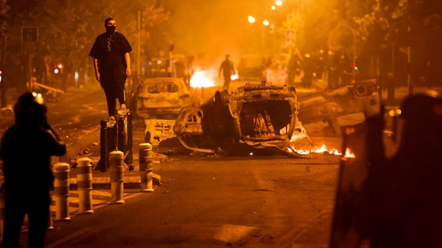 Ειδικοί προειδοποιούν: «Η Ευρώπη βαδίζει προς εμφύλιο πόλεμο» - Μετανάστευση, ανισότητα και εντάσεις δημιουργούν την τέλεια καταιγίδα