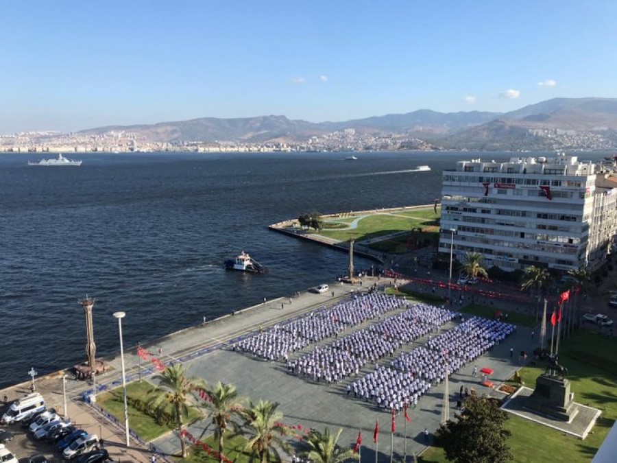 Προκλητική πορεία στη Σμύρνη, ζητούν να δοθούν τα Δωδεκάνησα στην Τουρκία