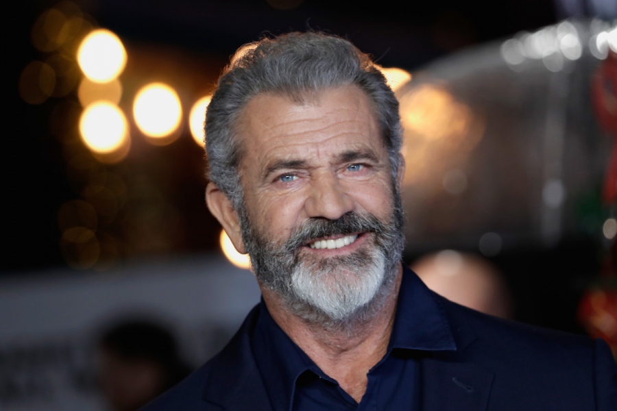 Έξαλλος ο Mel Gibson με Big Pharma: Κρύβουν την πιο ελπιδοφόρα θεραπεία για τον καρκίνο