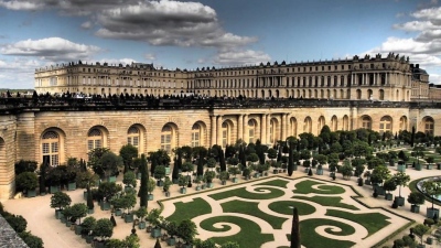 Γαλλία: Εκκενώθηκε το Παλάτι των Βερσαλλιών μετά από ειδοποίηση για βόμβα - Μεγάλη κινητοποίηση στο Παρίσι