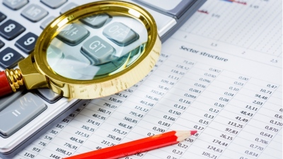 Αυτοαπασχολούμενοι και ΦΠΑ πληγές της οικονομίας - Πως γλυτώνουν φόρους τα υψηλά εισοδήματα - Οι 6 προτάσεις Στουρνάρας