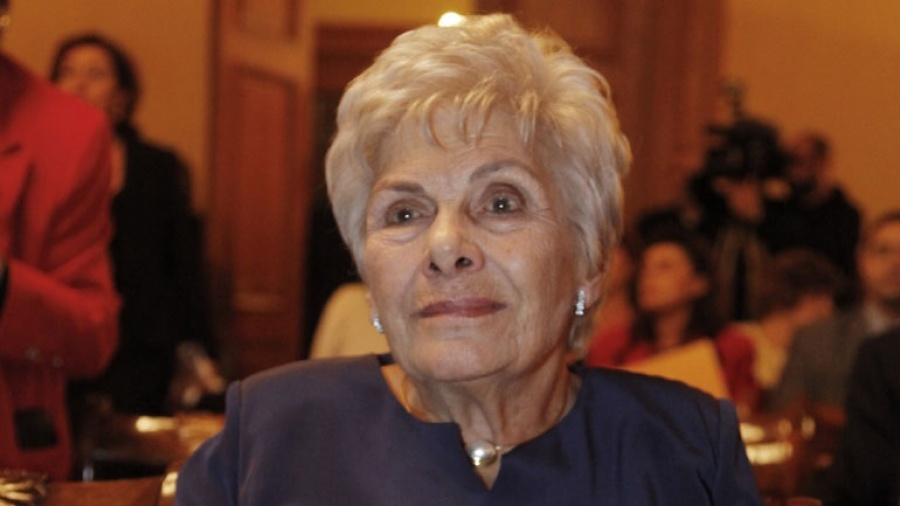 Το ιατρικό ανακοινωθέν του «Υγεία» για την ποιήτρια Κική Δημουλά – Παραμένει διασωληνωμένη