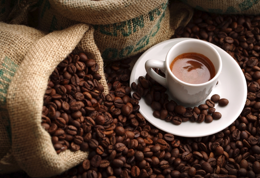 Ο υπόγειος πόλεμος με τις τιμές στην αγορά του καφέ και η μετάθεση των αυξήσεων