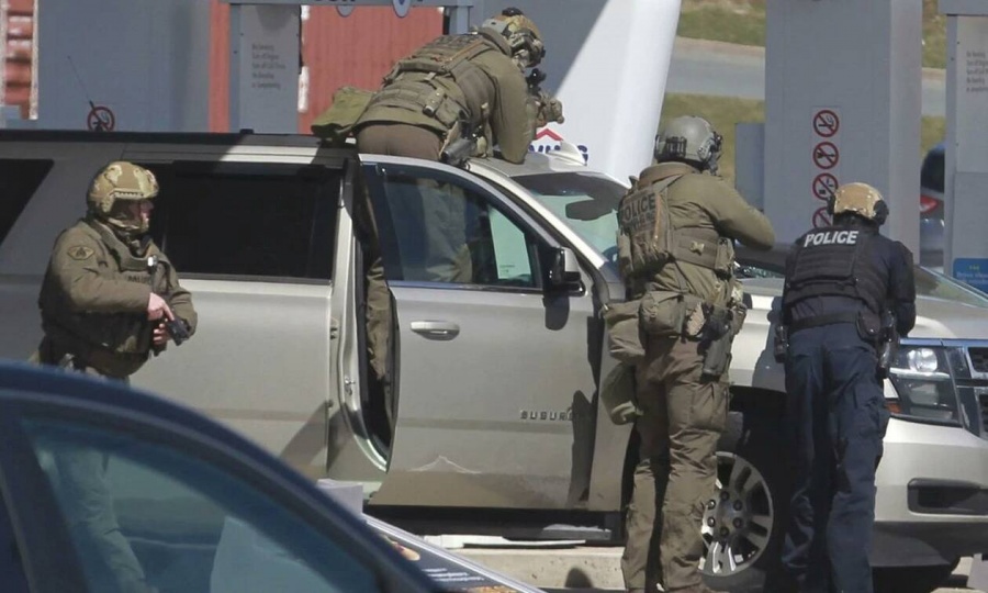 Καναδάς: Τουλάχιστον 16 νεκροί στο μεγαλύτερο μακελειό που έγινε ποτέ στη χώρα