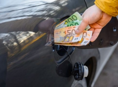 Οι ανατιμήσεις «ροκανίζουν» τους μισθούς κατά 17,4% - Ενέργειες για επίσπευση διαλόγου και αυξήσεις