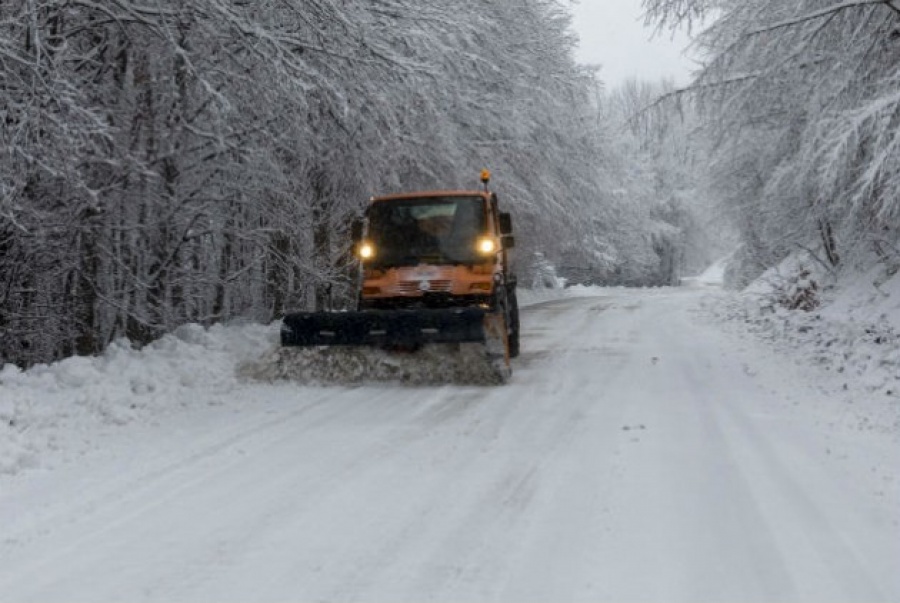 Σφοδρές χιονοπτώσεις στη Β. Ελλάδα - Κάθετη πτώση της θερμοκρασίας