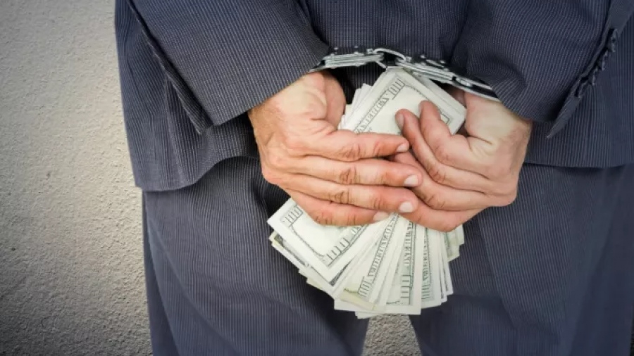 Ο αδίστακτος τραπεζίτης που «εξαφάνισε» καταθέσεις 2 εκατ. από λογαριασμό πελάτη