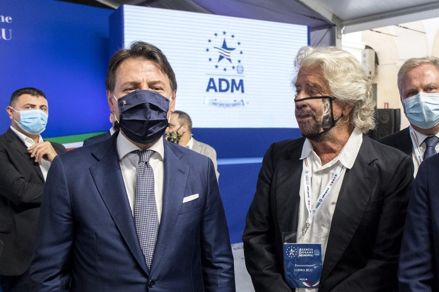 Iταλία: Ο Grillo ναρκοθετεί τα σχέδια του Conte για νέο Κίνημα Πέντε Αστέρων