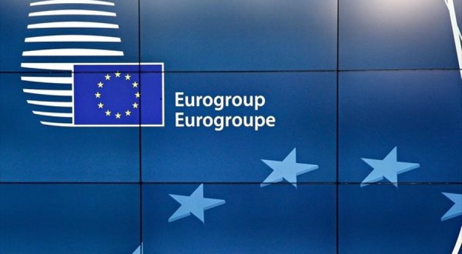 Eurogroup: Συμφωνία για την Ελλάδα με 10ετή επιμήκυνση στο χρέος και δόση 15 δισ. ευρώ