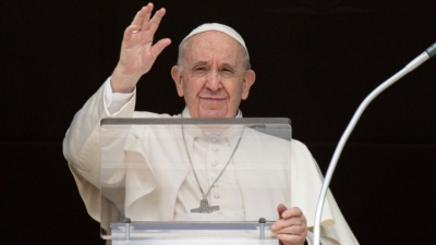 Πάπας Φραγκίσκος: «Άνοιγμα» στα διεμφυλικά άτομα