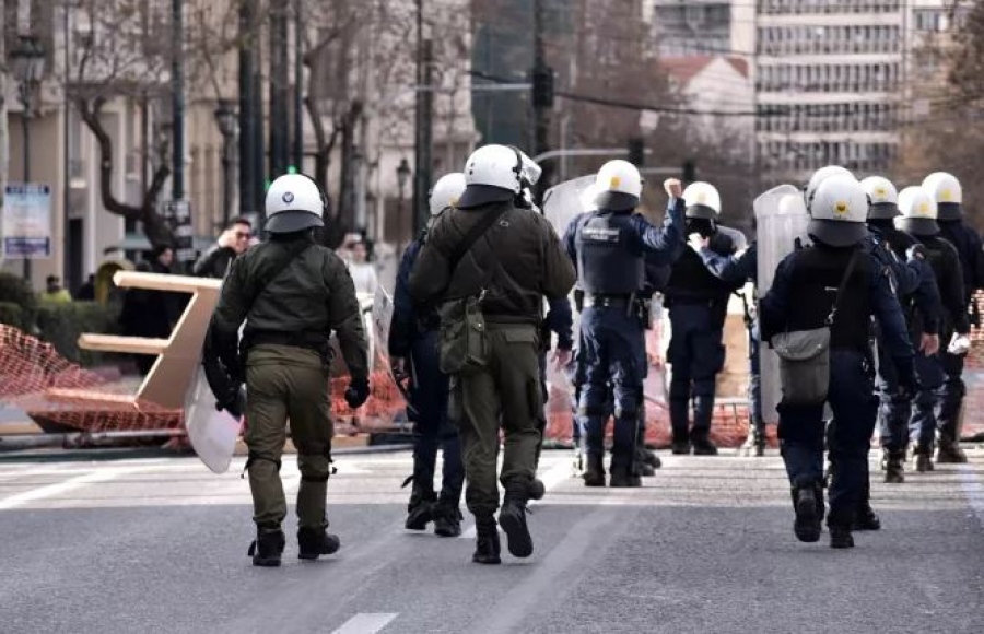 Επεισόδια στα Πατήσια με χημικά, οδοφράγματα και πετροπόλεμο