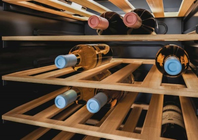 Συντηρητές κρασιού Candy DiVino: Δημιουργήστε τη δική σας κάβα στο σπίτι