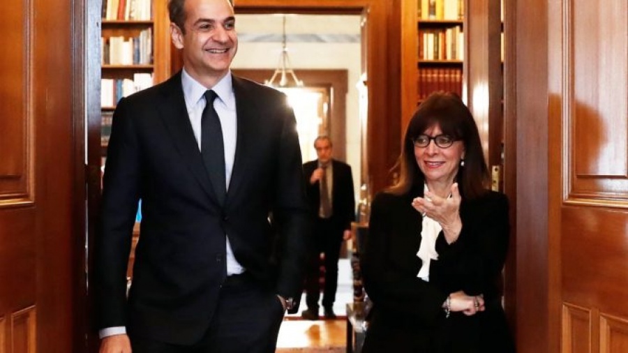 Στο Προεδρικό Μέγαρο ο Μητσοτάκης – Ενημερώνει την ΠτΔ για την πορεία του κορωνοϊού