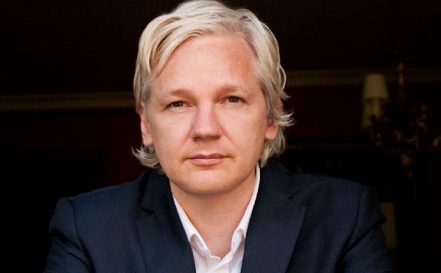 Ο κορωνοϊός «φρενάρει» προσωρινά την έκδοση του Julian Assange στις ΗΠΑ