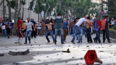 Κωνσταντινούπολη: Συγκρούσεις διαδηλωτών - αστυνομίας στην επέτειο του ξεσηκωμού του Γκεζί