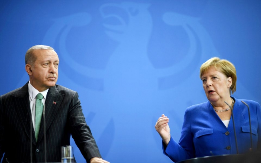 Handelsbatt: Μυστικές συζητήσεις Γερμανίας και Τουρκίας για το προσφυγικό – Δυσφορία της Ελλάδας