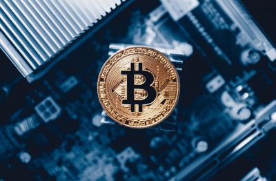 Ήπια άνοδος στα κρυπτονομίσματα – Πλησιάζει τα 12.000 δολάρια το Bitcoin