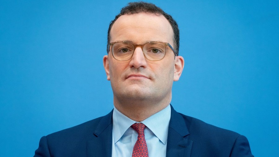 Ο Jens Spahn ξεπέρασε τη Merkel και με 52% είναι ο πλέον δημοφιλής πολιτικός στη Γερμανία