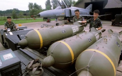 Διεθνής κατακραυγή για τη μεταφορά βομβών διασποράς στην Ουκρανία – Εν εξελίξει έγκλημα πολέμου με θανάτους χιλιάδων αμάχων