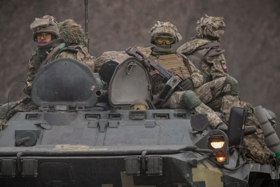 Ουκρανία: Περιμένουμε αεροπορική επιδρομή και εισβολή με άρματα στο Κίεβο – Η πιο δύσκολη ημέρα του πολέμου