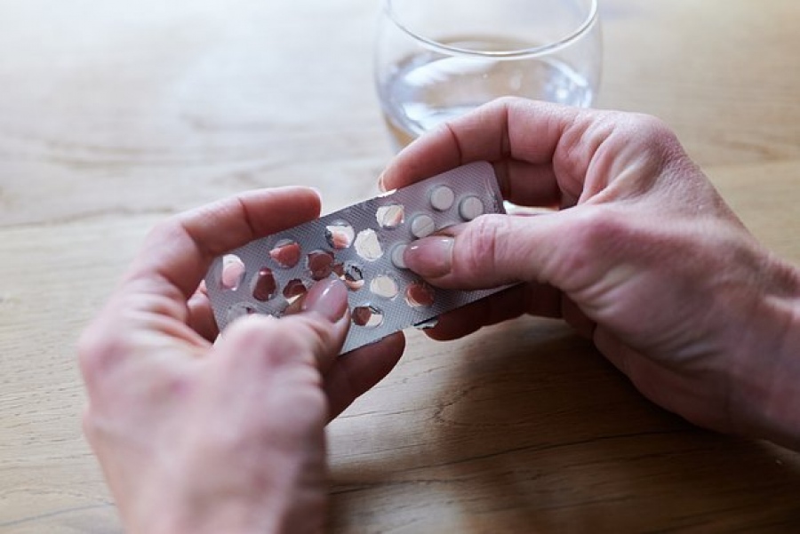 Το επικίνδυνο λάθος με τα χάπια που μπορεί να ακυρώσει τη θεραπεία σου