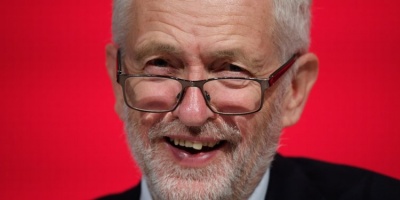 Corbyn: Πρέπει να μετακινηθούν οι «κόκκινες γραμμές» της May για να έλθουμε σε συμφωνία για το Brexit