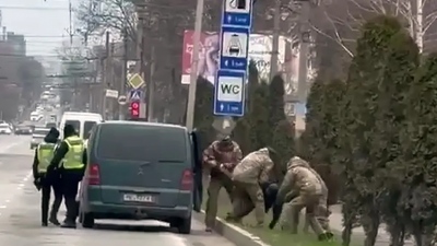 Κατάρρευση στην επιστράτευση: από ποδήλατα έως πλαστά χειρουργεία – Οι Ουκρανοί προσπαθούν να γλυτώσουν με κάθε τρόπο (vid)