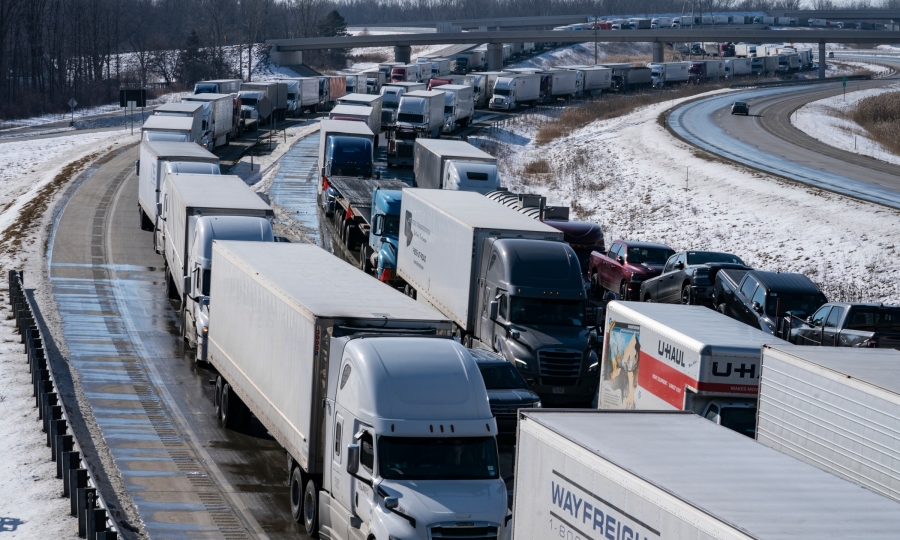 Καναδάς - «Κομβόι της Ελευθερίας»: Διαδηλωτές απέκλεισαν τον οδικό άξονα που συνδέει Μανιτόμπα - Βόρεια Ντακότα