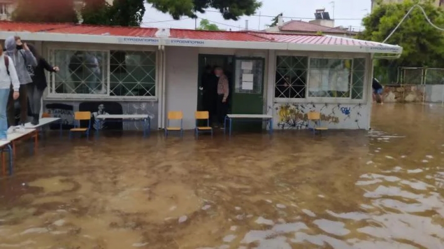 Κλειστά όλα τα σχολεία αύριο (15/10) - Η απόφαση της Περιφέρειας Αττικής