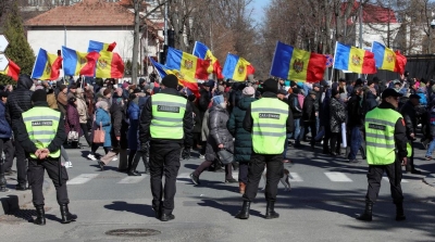 Σκηνικό αναταραχής στη Μολδαβία – Χιλιάδες διαδηλωτές περικύκλωσαν κυβερνητικά κτίρια, 54 συλλήψεις
