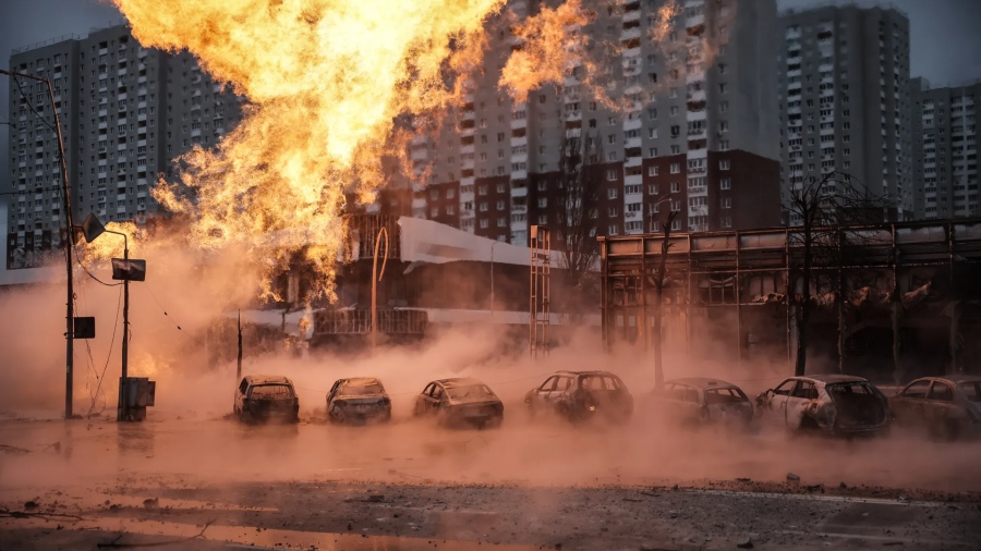 Καταιγιστικές εξελίξεις: Ισχυρές εκρήξεις συγκλονίζουν το Κίεβο