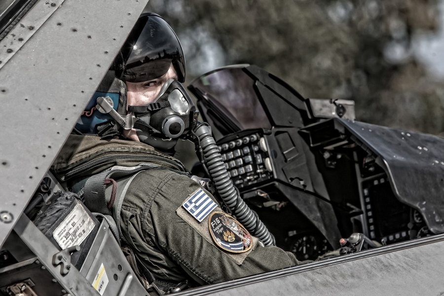 Βόμβες Επισμηναγού Καραβίδα: Ξεκάθαρη η αεροπορική ισχύς της Ελλάδας - Με F-16, Rafale και F-35 τρυπάμε την Τουρκία - Δόγμα νίκης για Κύπρο