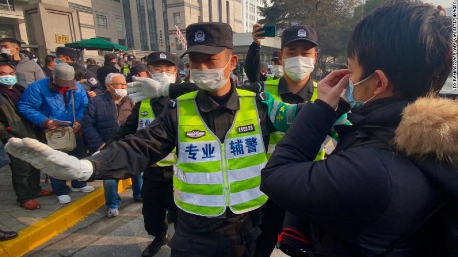 Κίνα: Τέσσερα χρόνια φυλάκιση σε ανεξάρτητη δημοσιογράφο για τα ρεπορτάζ στην Ουχάν