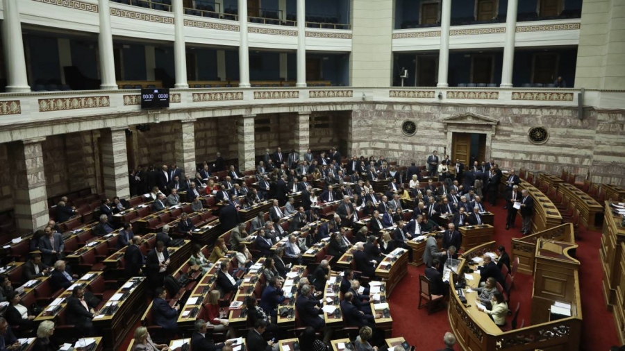 Νομοσχέδιο για την οπαδική βία - Βουλή: Στάση ανοχής από ΣΥΡΙΖΑ, «ναι» από το ΠΑΣΟΚ