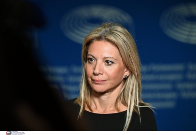 Η Καρυστιανού αλλάζει τους κανόνες του παιχνιδιού: Ραγδαίες ανατροπές, πανικός στα επιτελεία αντιπολίτευσης και Μαξίμου