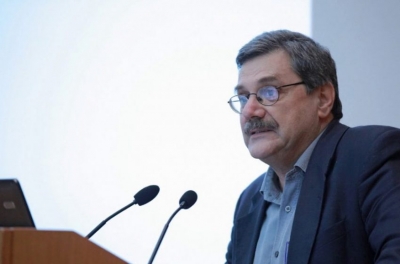 Παναγιωτόπουλος: Δεν στέκει επιστημονικά πως μεταδίδουν μόνο οι ανεμβολίαστοι – Μέτρα για όλους