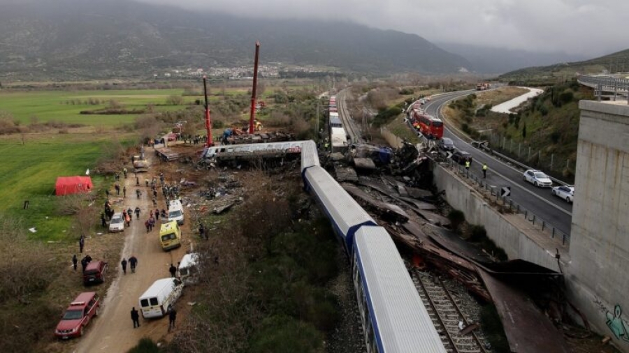 Τραγωδία στα Τέμπη: Παραδόθηκε στον υπ. Μεταφορών Γεραπετρίτη το πόρισμα της Επιτροπής Εμπειρογνωμόνων
